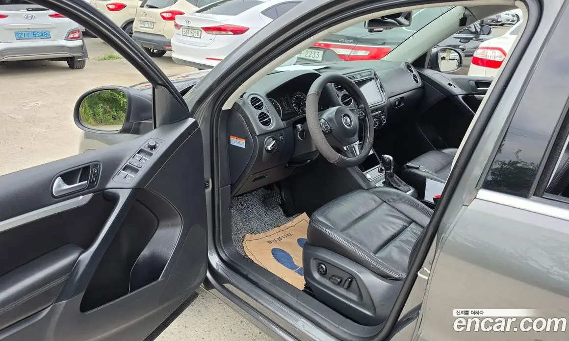 Volkswagen Tiguan 2015 2.0 автомат (гидро), фото 10