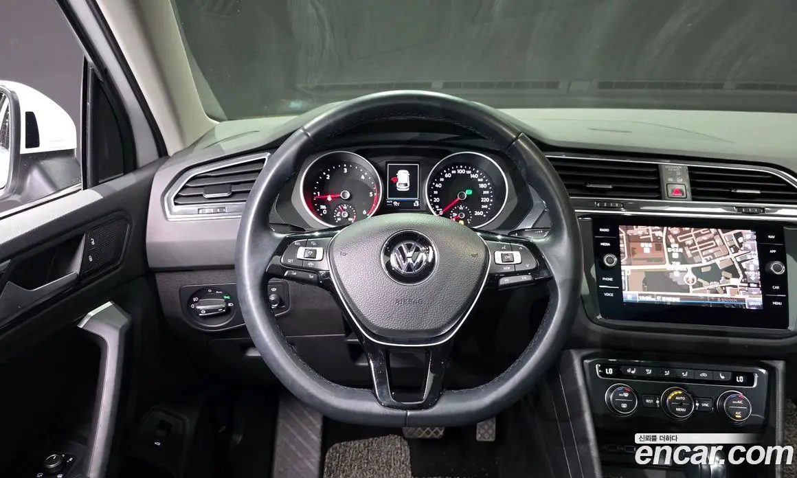 Volkswagen Tiguan 2019 2.0 автомат (гидро), фото 13