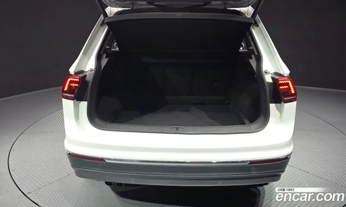Volkswagen Tiguan 2019 2.0 автомат (гидро), фото 20