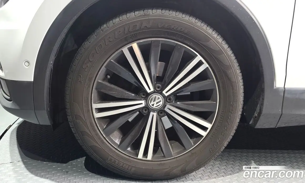 Volkswagen Tiguan 2019 2.0 автомат (гидро), фото 5