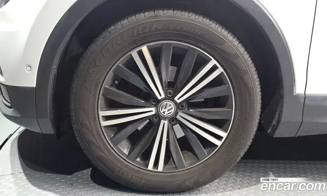 Volkswagen Tiguan 2019 2.0 автомат (гидро), миниатюра 5