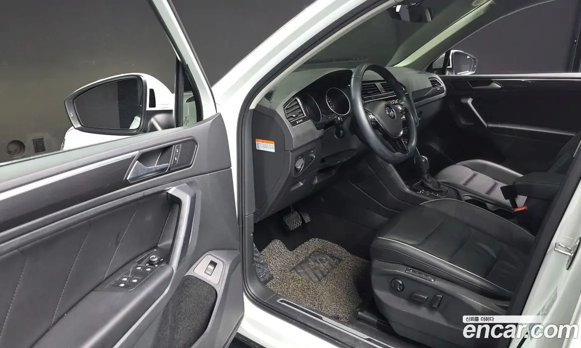 Volkswagen Tiguan 2019 2.0 автомат (гидро), фото 10