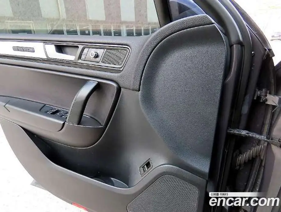 Volkswagen Touareg 2012 3.0 автомат (гидро), фото 13