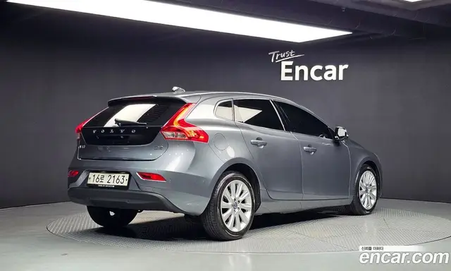 Volvo V40 2015 1.6 автомат (гидро), миниатюра 2