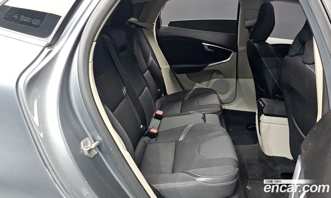 Volvo V40 2015 1.6 автомат (гидро), фото 11