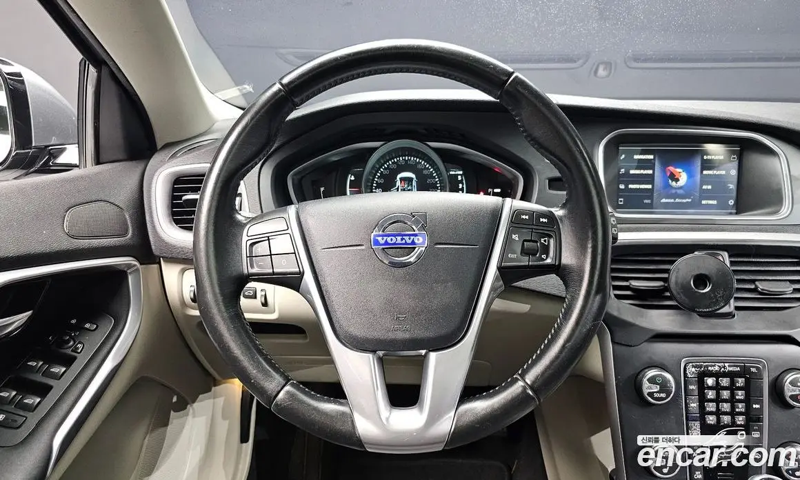 Volvo V40 2015 1.6 автомат (гидро), фото 12