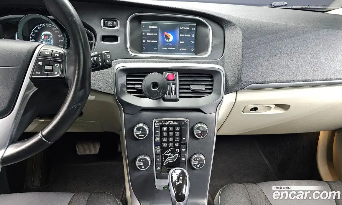 Volvo V40 2015 1.6 автомат (гидро), фото 13