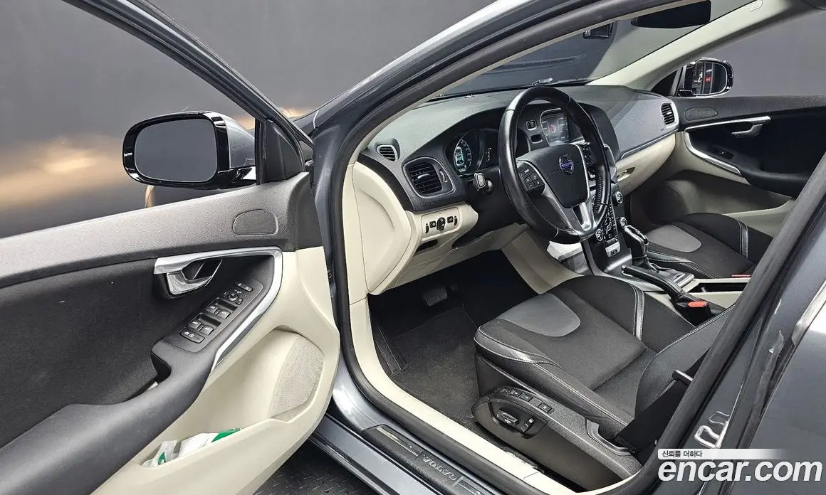 Volvo V40 2015 1.6 автомат (гидро), фото 10