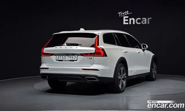 Volvo V60 2020 2.0 автомат (гидро), миниатюра 2 Volvo V60 2020 2.0 автомат (гидро), миниатюра 2