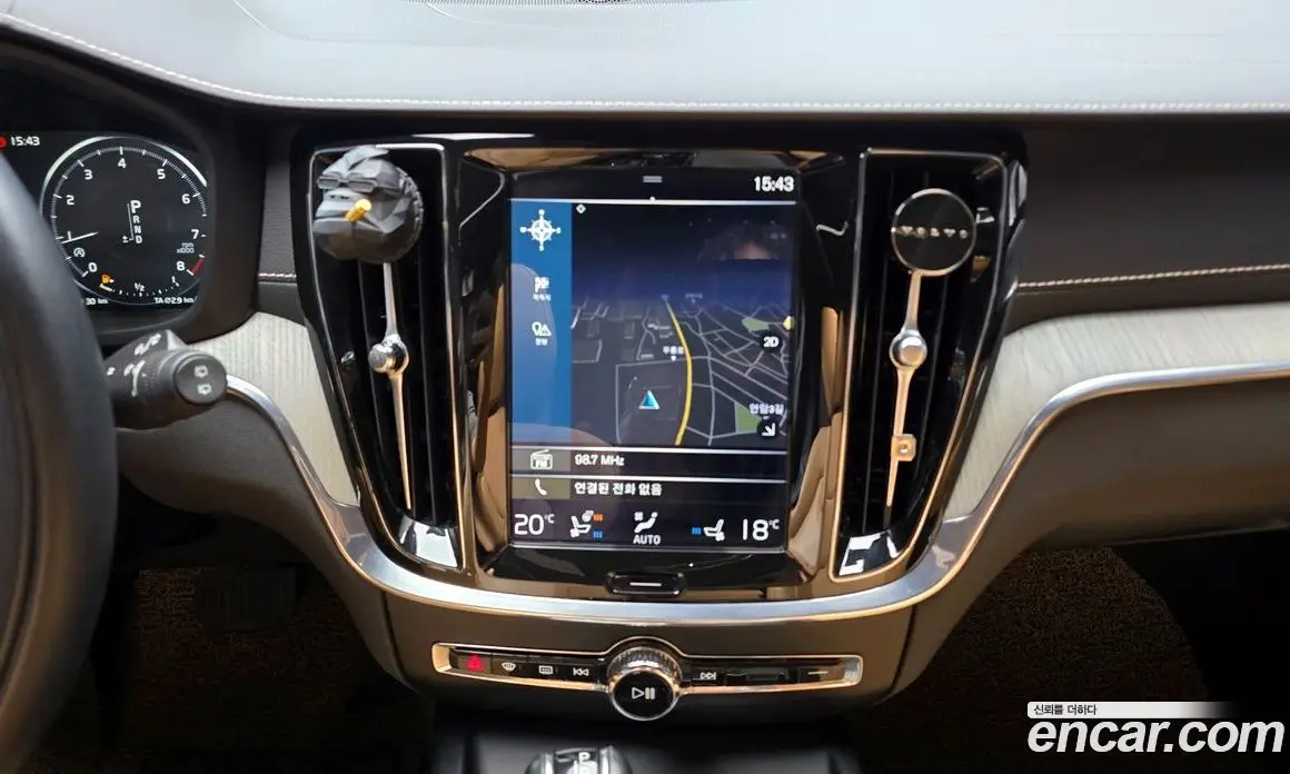 Volvo V60 2020 2.0 автомат (гидро), фото 14 Volvo V60 2020 2.0 автомат (гидро), фото 14