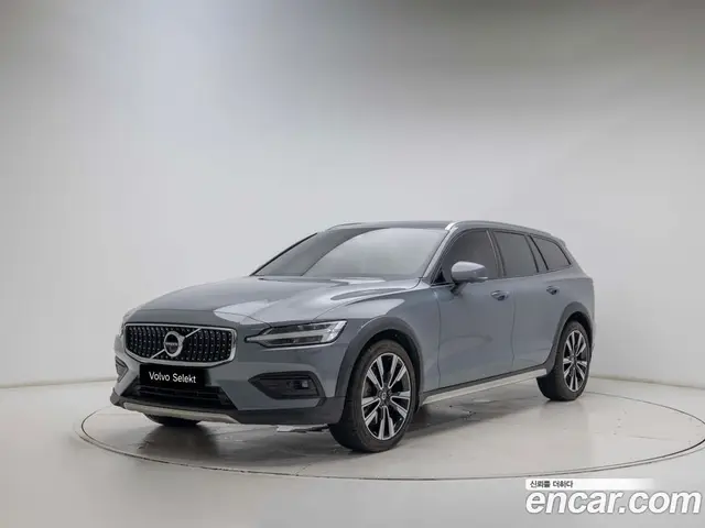 Volvo V60 2022 2.0 автомат (гидро), миниатюра 1