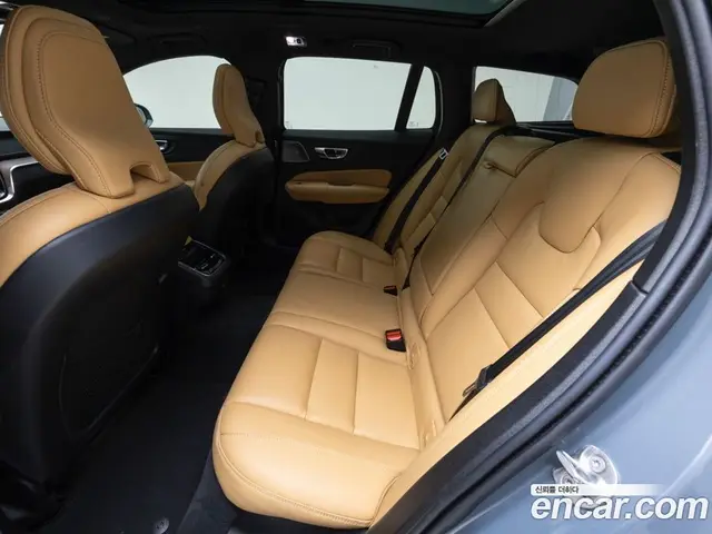 Volvo V60 2022 2.0 автомат (гидро), миниатюра 11