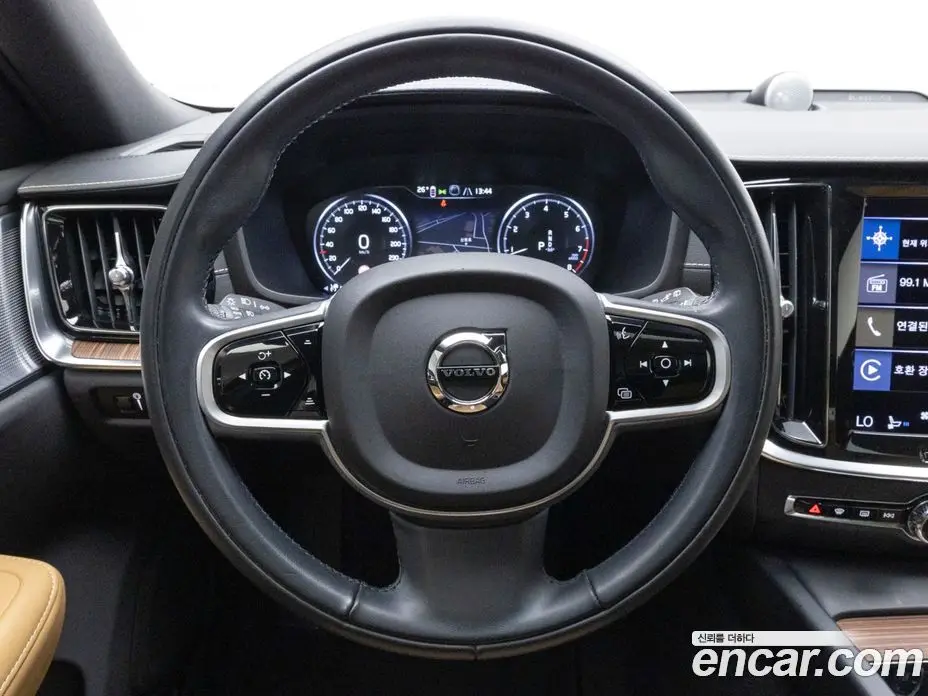 Volvo V60 2022 2.0 автомат (гидро), фото 13