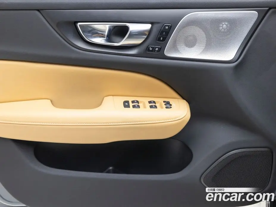 Volvo V60 2022 2.0 автомат (гидро), фото 17