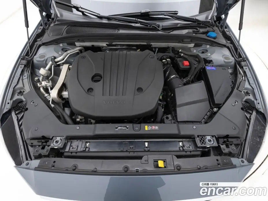Volvo V60 2022 2.0 автомат (гидро), фото 6
