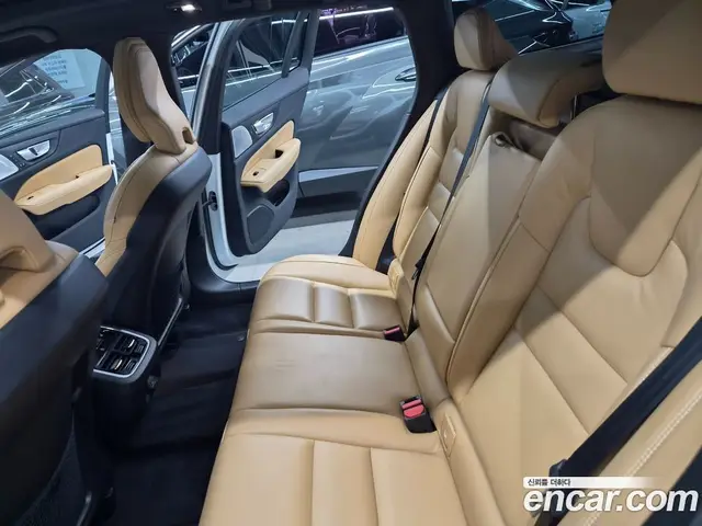 Volvo V60 2023 2.0 автомат (гидро), миниатюра 11