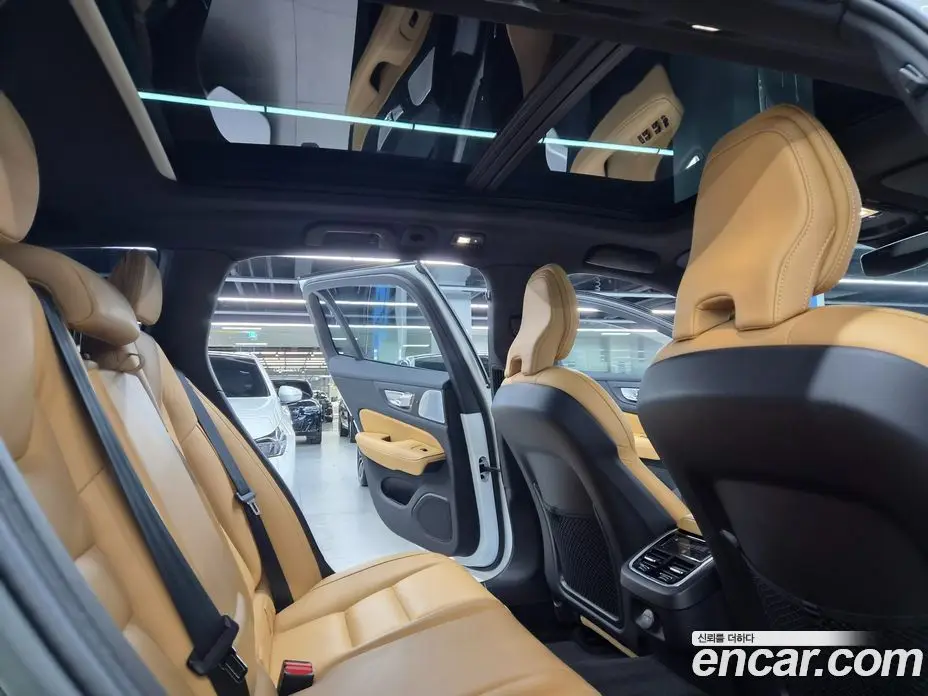 Volvo V60 2023 2.0 автомат (гидро), фото 10