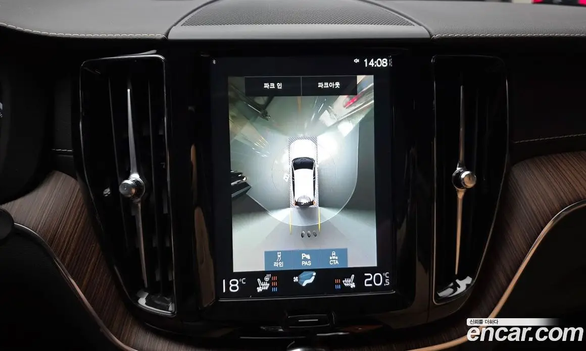 Volvo XC60 2021 2.0 автомат (гидро), фото 22