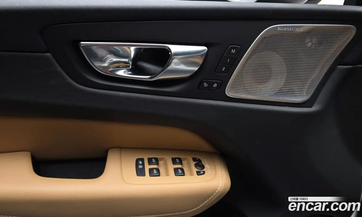 Volvo XC60 2021 2.0 автомат (гидро), фото 34