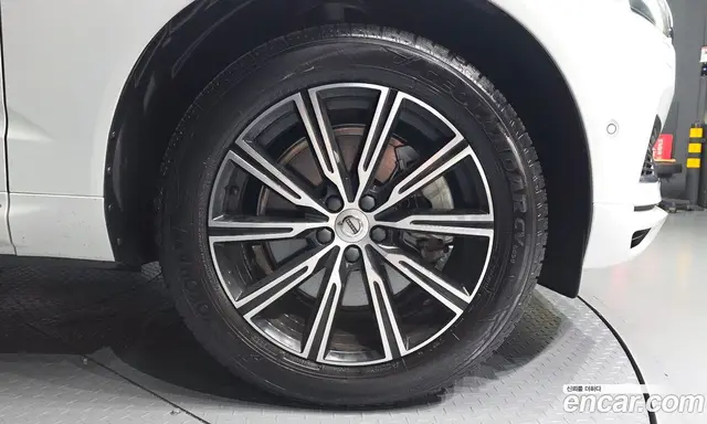 Volvo XC60 2021 2.0 автомат (гидро), миниатюра 7