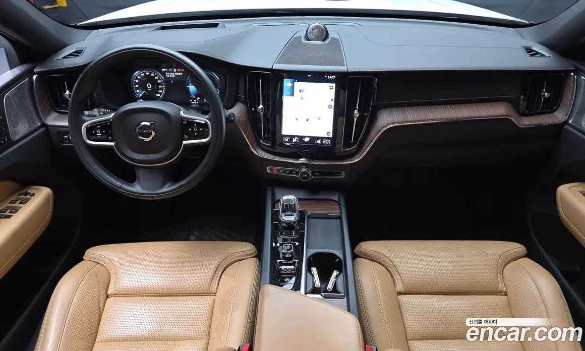 Volvo XC60 2021 2.0 автомат (гидро), фото 10
