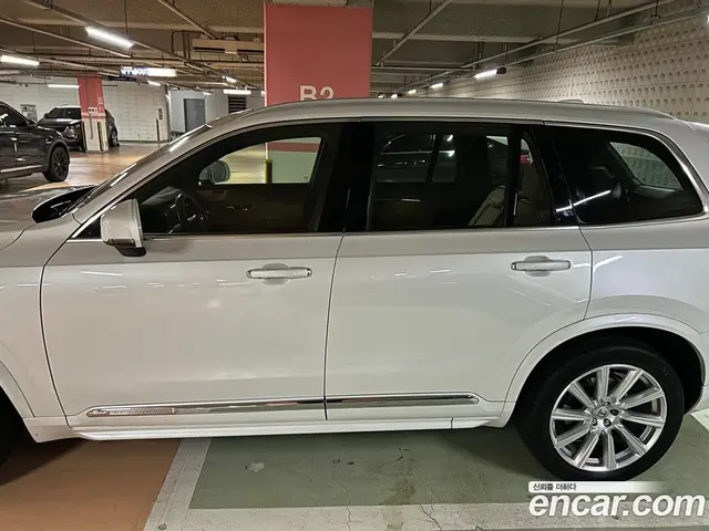 Volvo XC90 2016 2.0 автомат (гидро), миниатюра 3