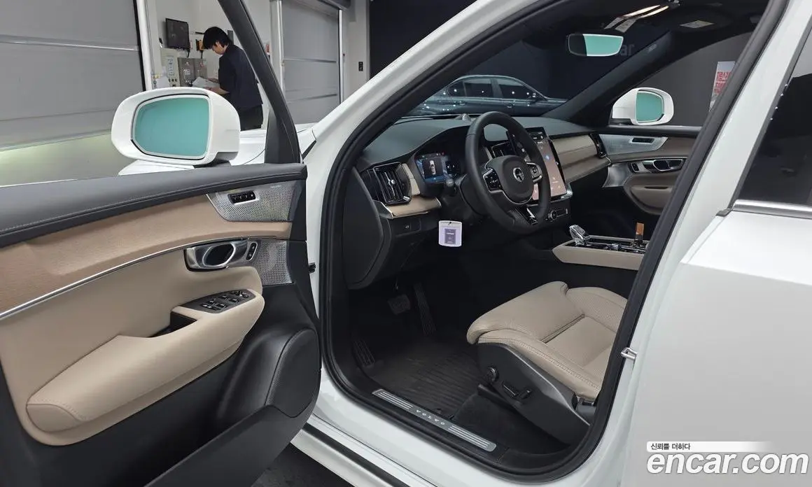 Volvo XC90 2025 2.0 автомат (гидро), фото 13