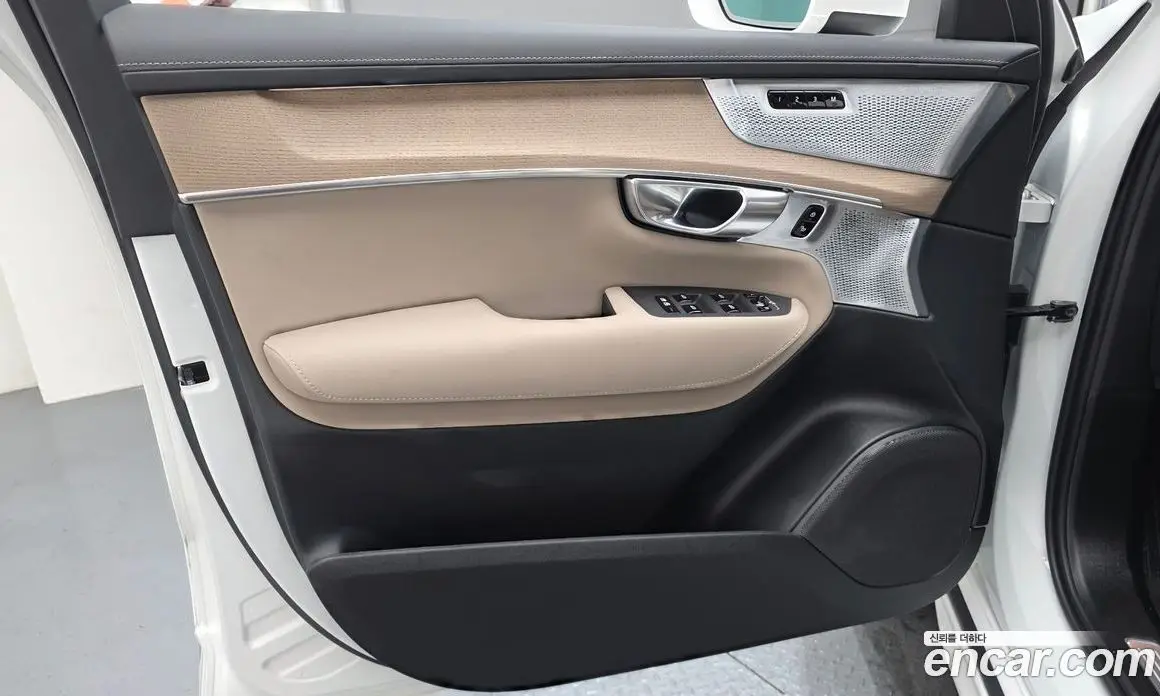 Volvo XC90 2025 2.0 автомат (гидро), фото 14