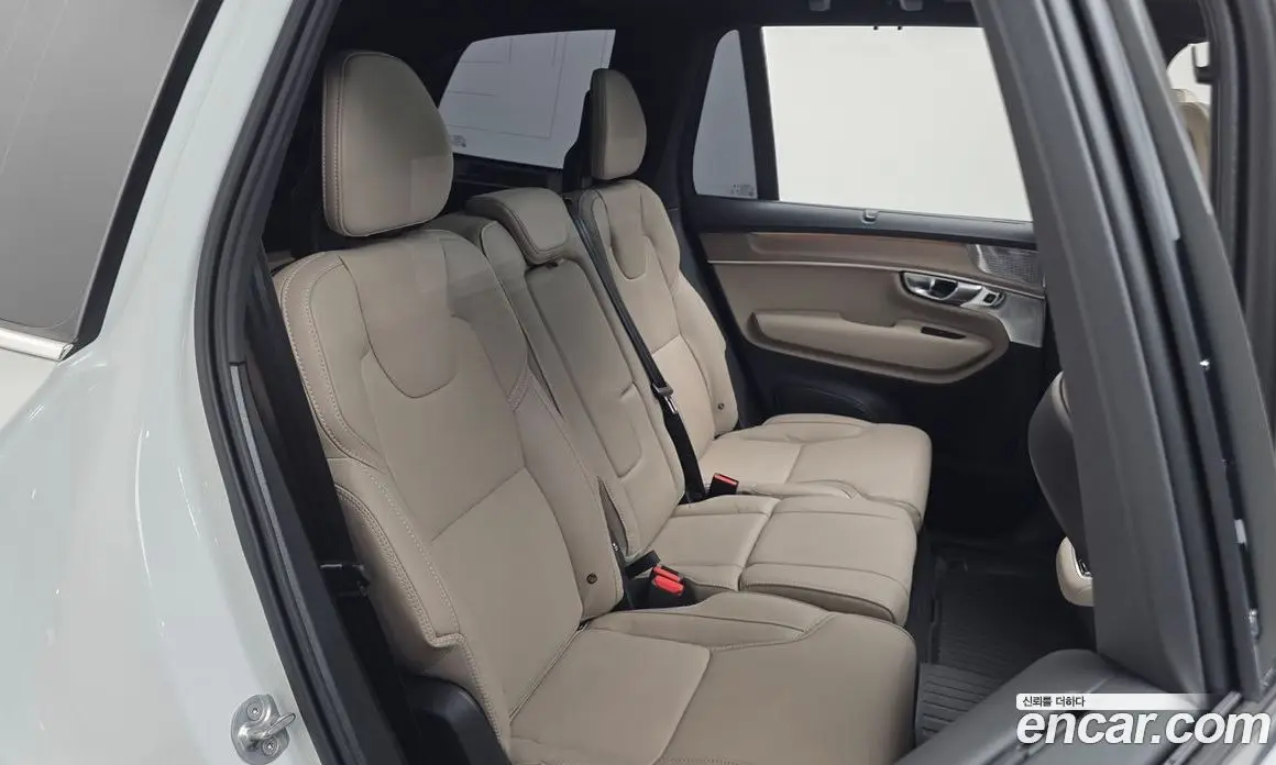 Volvo XC90 2025 2.0 автомат (гидро), фото 18