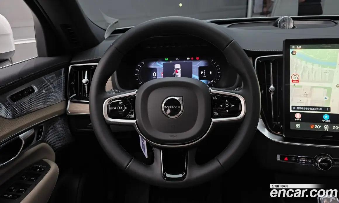 Volvo XC90 2025 2.0 автомат (гидро), фото 21