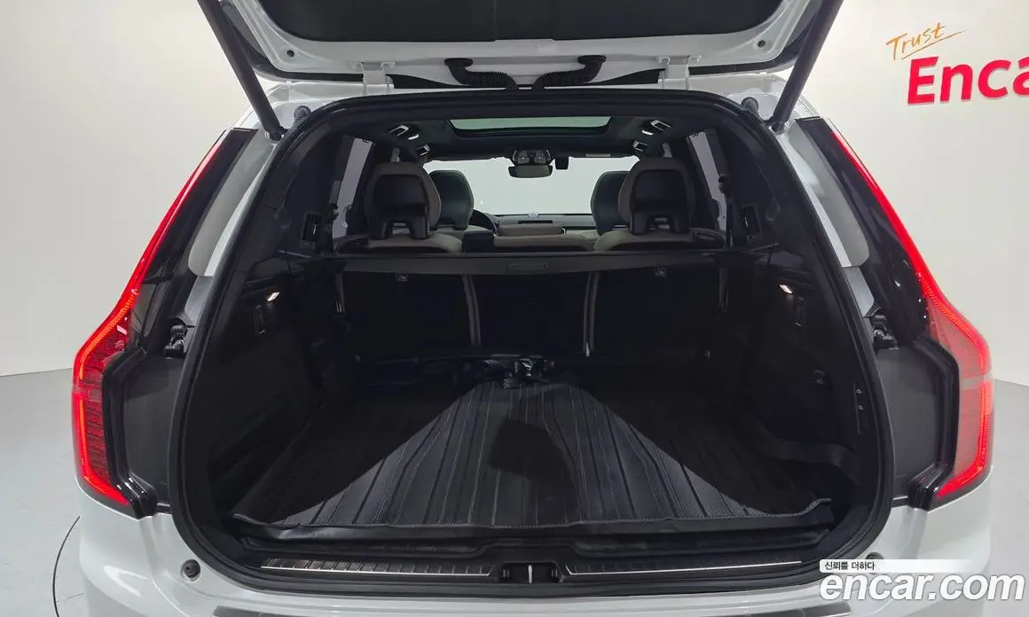 Volvo XC90 2025 2.0 автомат (гидро), фото 25