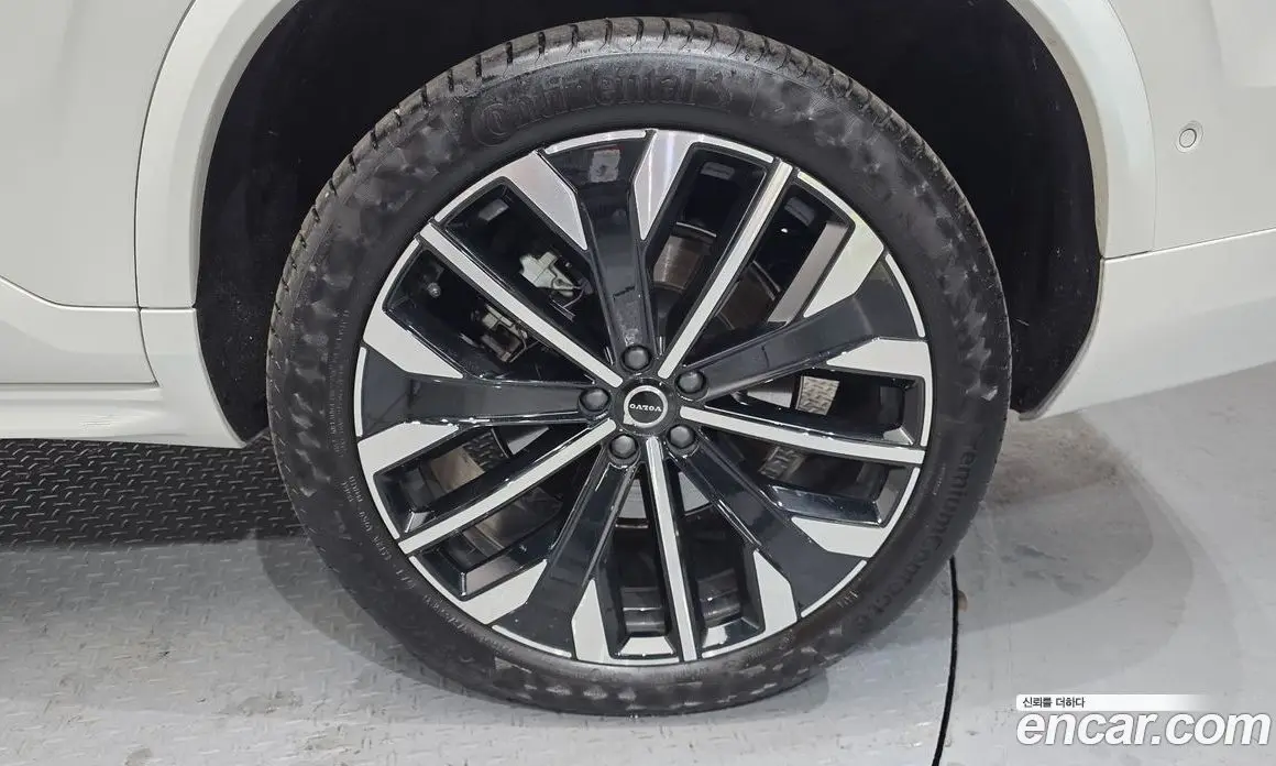 Volvo XC90 2025 2.0 автомат (гидро), фото 7