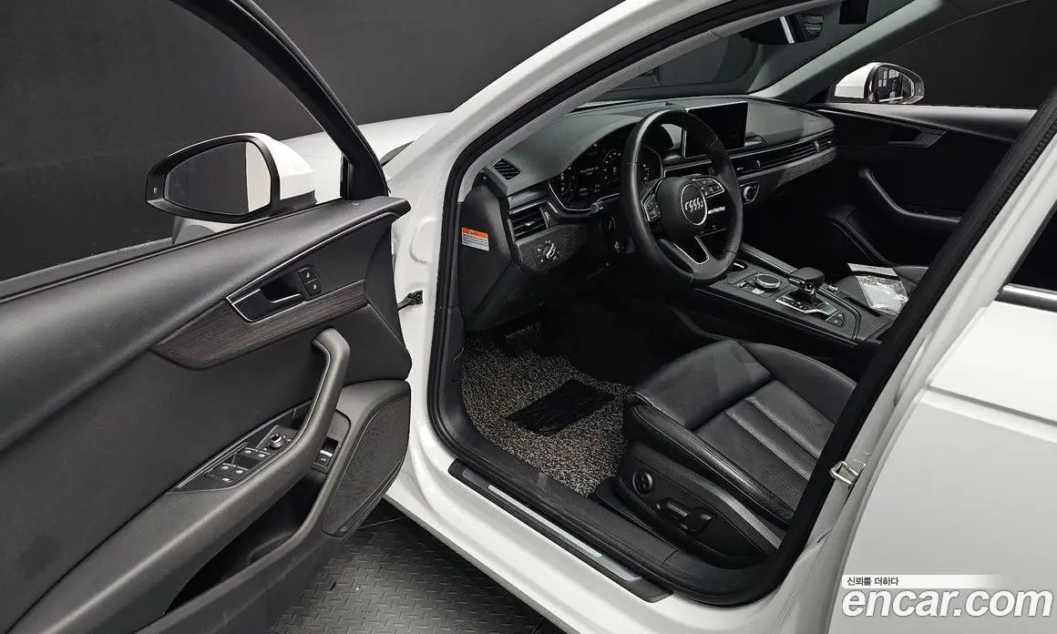 Audi A4 2018 2.0 автомат (гидро), фото 13