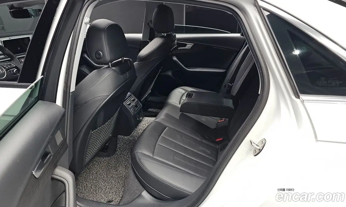 Audi A4 2018 2.0 автомат (гидро), фото 17