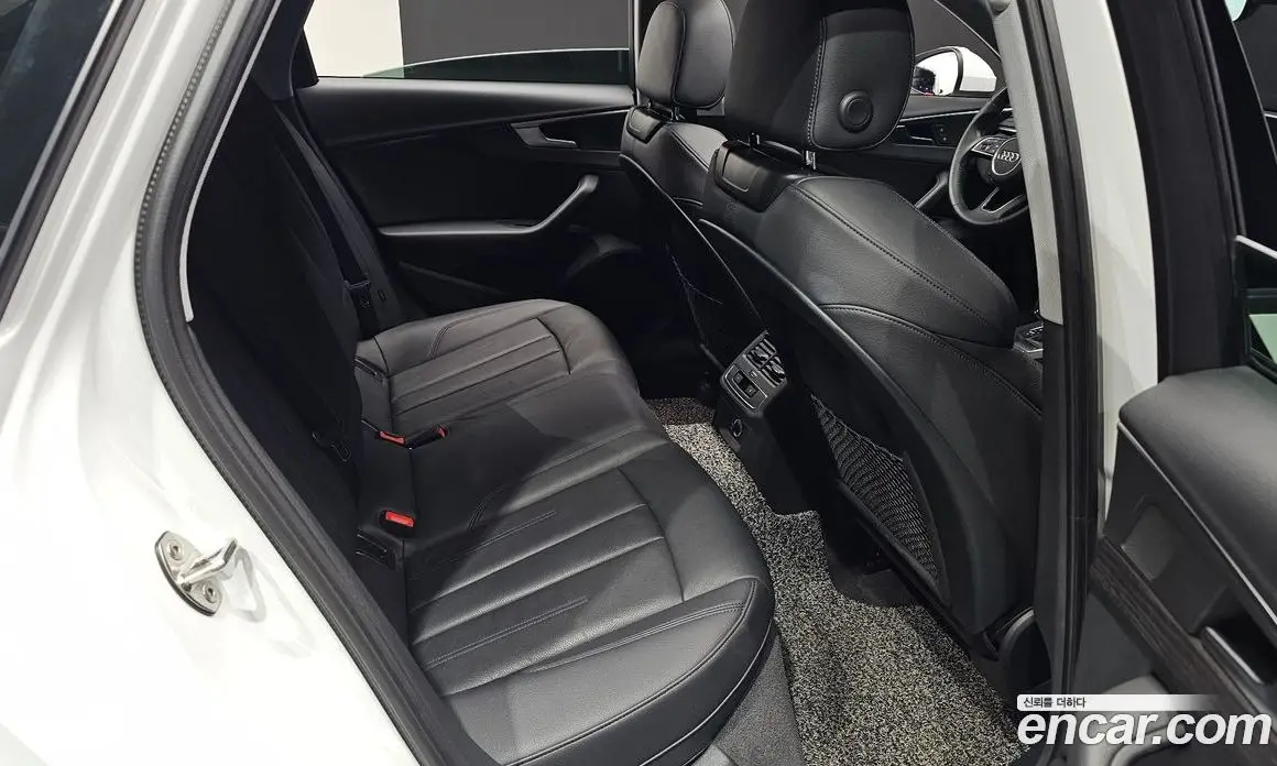 Audi A4 2018 2.0 автомат (гидро), фото 18