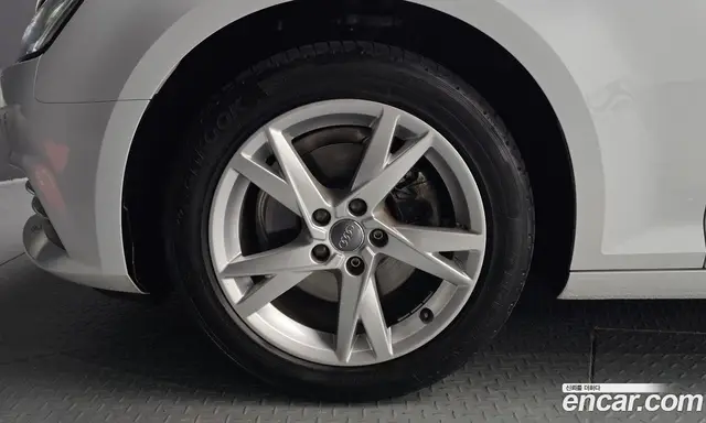 Audi A4 2018 2.0 автомат (гидро), миниатюра 5