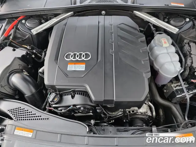 Audi A4 2023 2.0 автомат (гидро), миниатюра 6