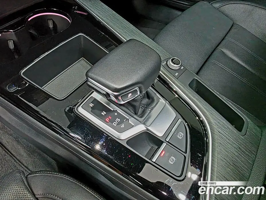 Audi A4 2023 2.0 автомат (гидро), фото 9