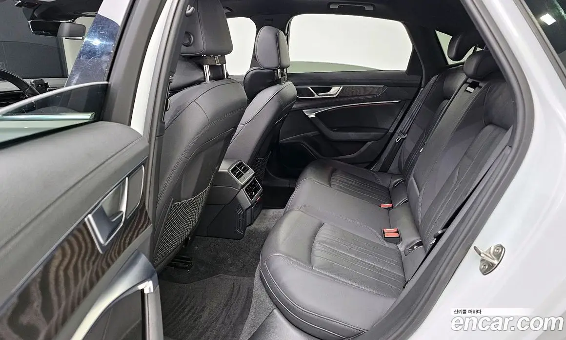 Audi A6 2020 2.0 автомат (гидро), фото 12