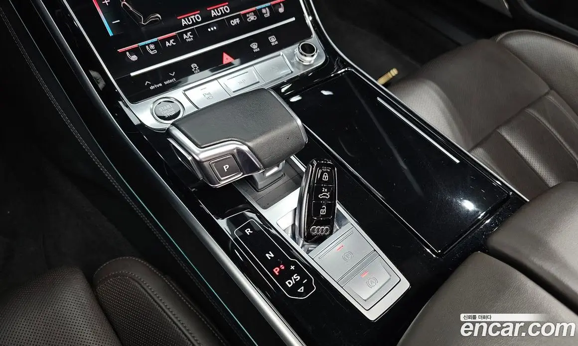 Audi A8 2021 4.0 автомат (гидро), фото 9