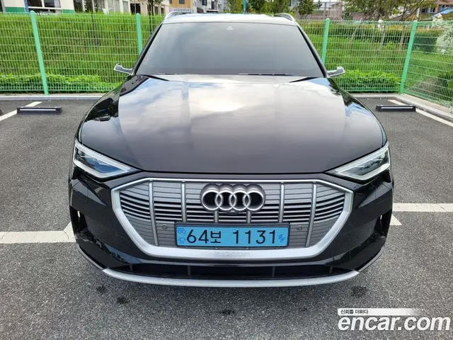 Audi e-tron 2020 автомат (гидро), миниатюра 3