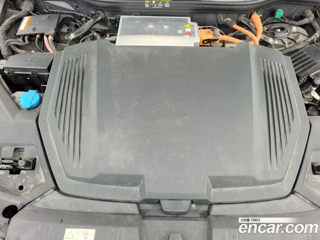 Audi e-tron 2020 автомат (гидро), миниатюра 6