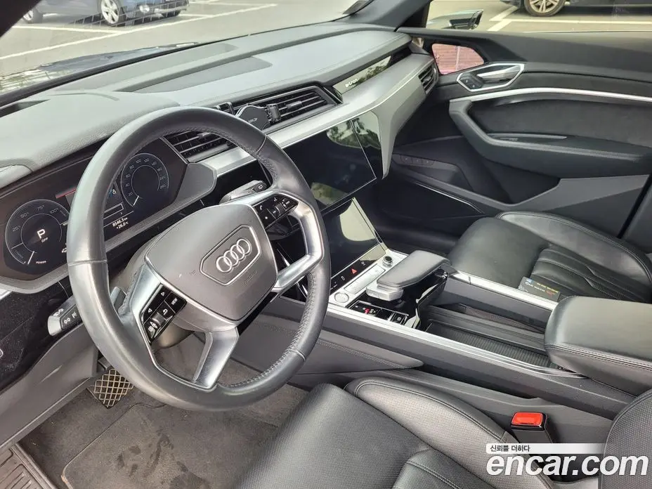Audi e-tron 2020 автомат (гидро), фото 7