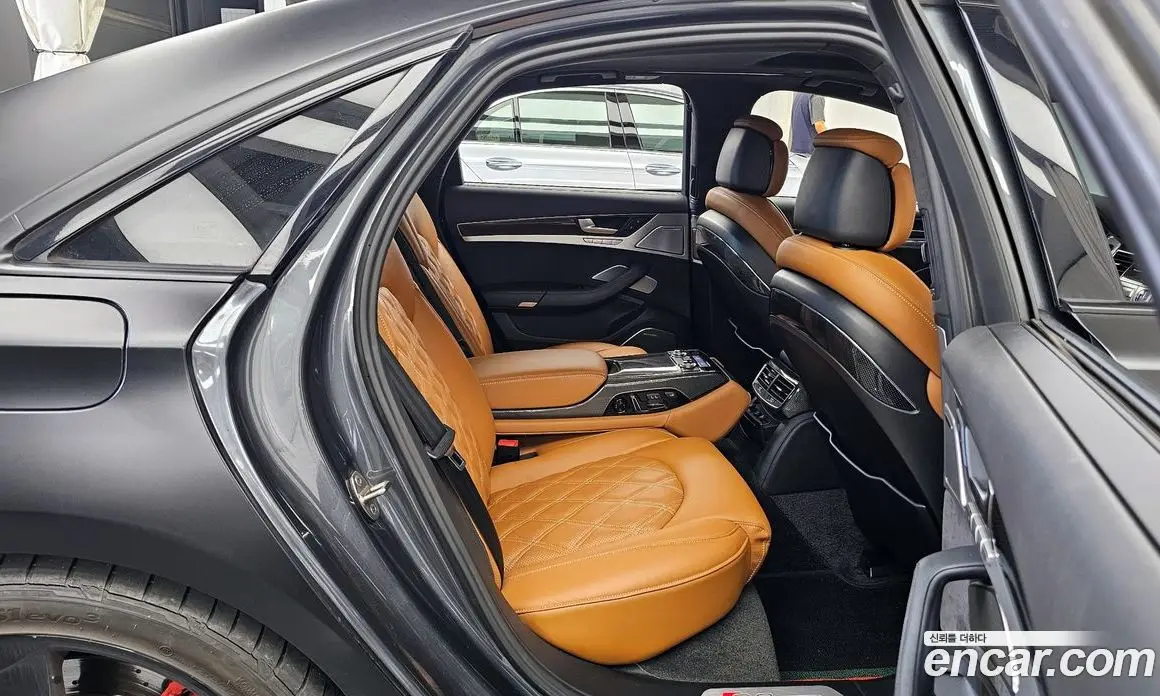 Audi S8 2014 4.0 автомат (гидро), фото 12 Audi S8 2014 4.0 автомат (гидро), фото 12