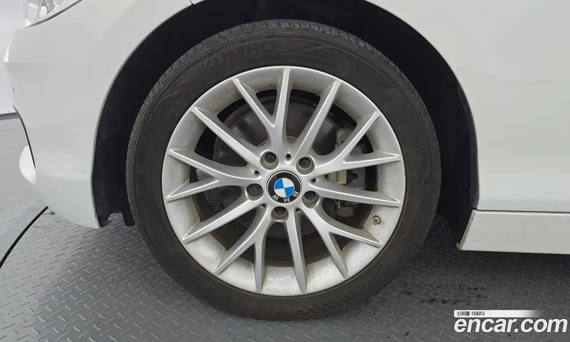 BMW 1 серия 2016 2.0 автомат (гидро), фото 5