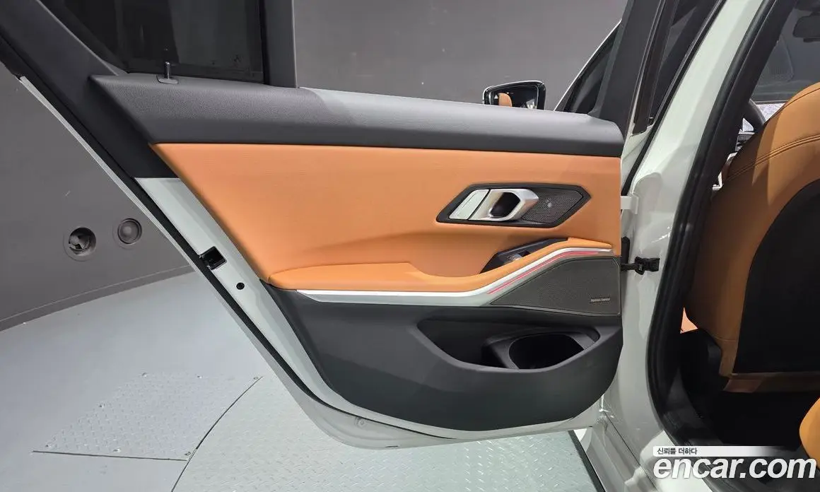 BMW 3 серия 2024 2.0 автомат (гидро), фото 15