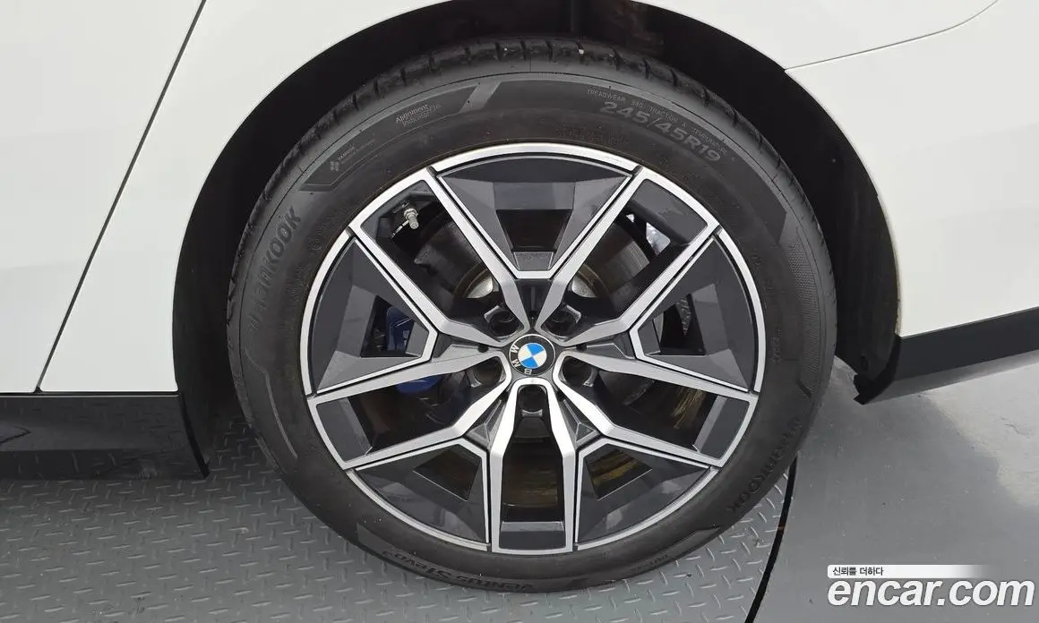 BMW 5 серия 2024 2.0 автомат (гидро), фото 6
