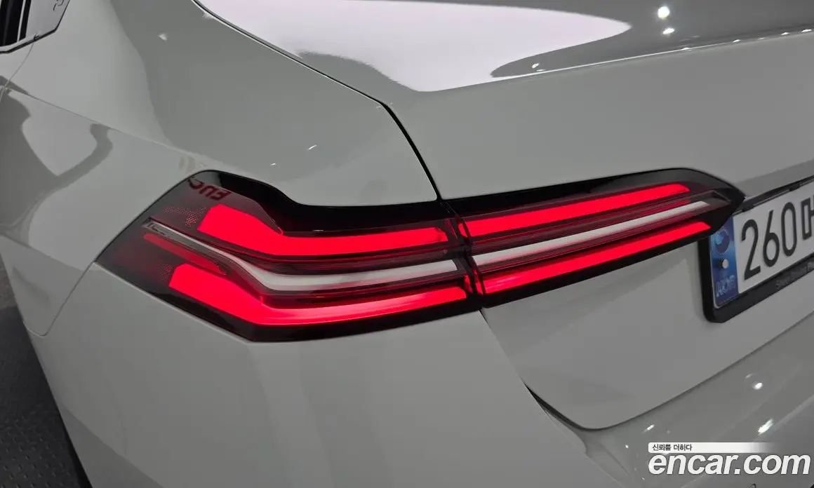 BMW 5 серия 2024 2.0 автомат (гидро), фото 8
