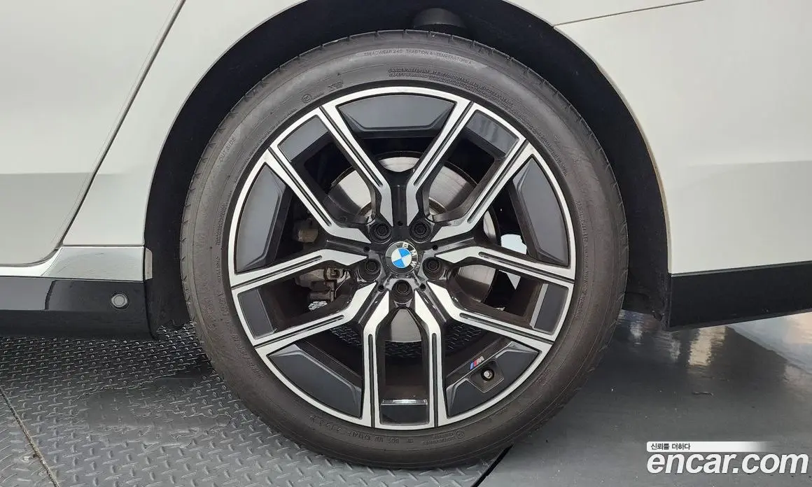 BMW 7 серия 2024 3.0 автомат (гидро), фото 7