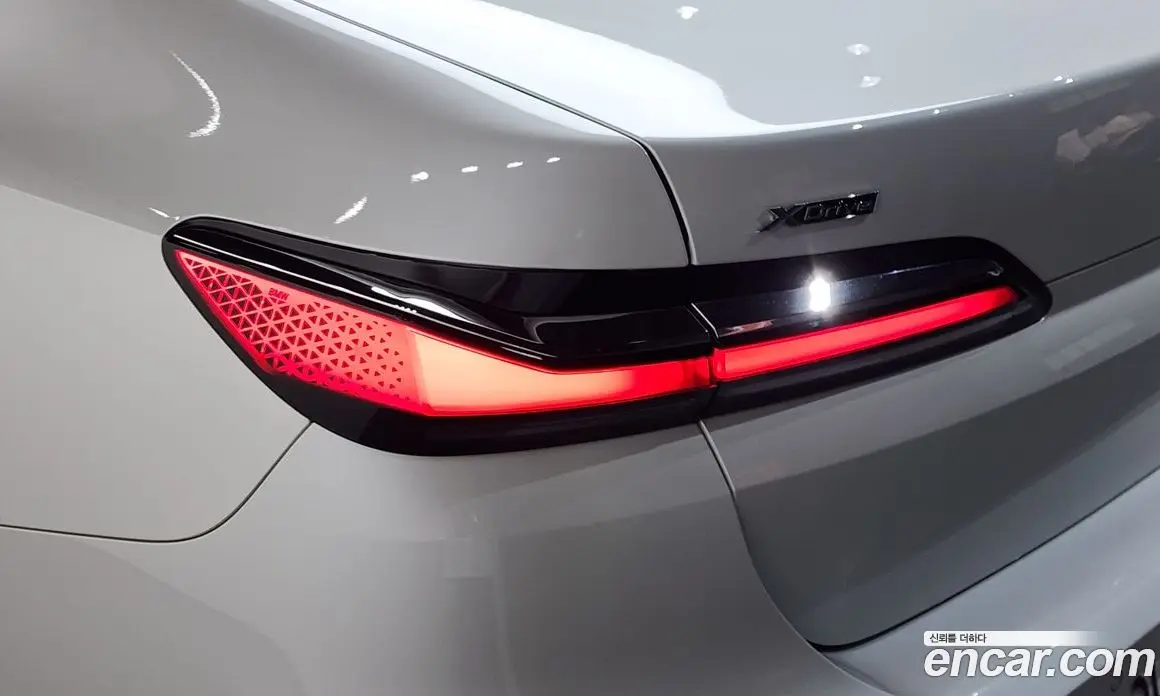 BMW 7 серия 2024 3.0 автомат (гидро), фото 9